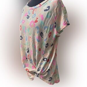 Hummingbird Multicolor Abstract Animal Print Top Size Medium Twist Hem‎